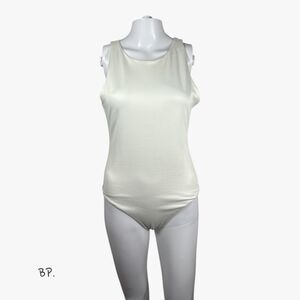 BP Women's Short Sleeve Ribbed Bodysuit in Off White Size M Glam Goingout